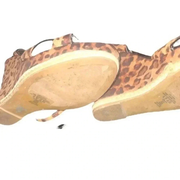 SOFIA VERGARA DESIGNER ANIMAL PRINT WEDGES. LOVE LOVE THESE - Picture 6 of 10